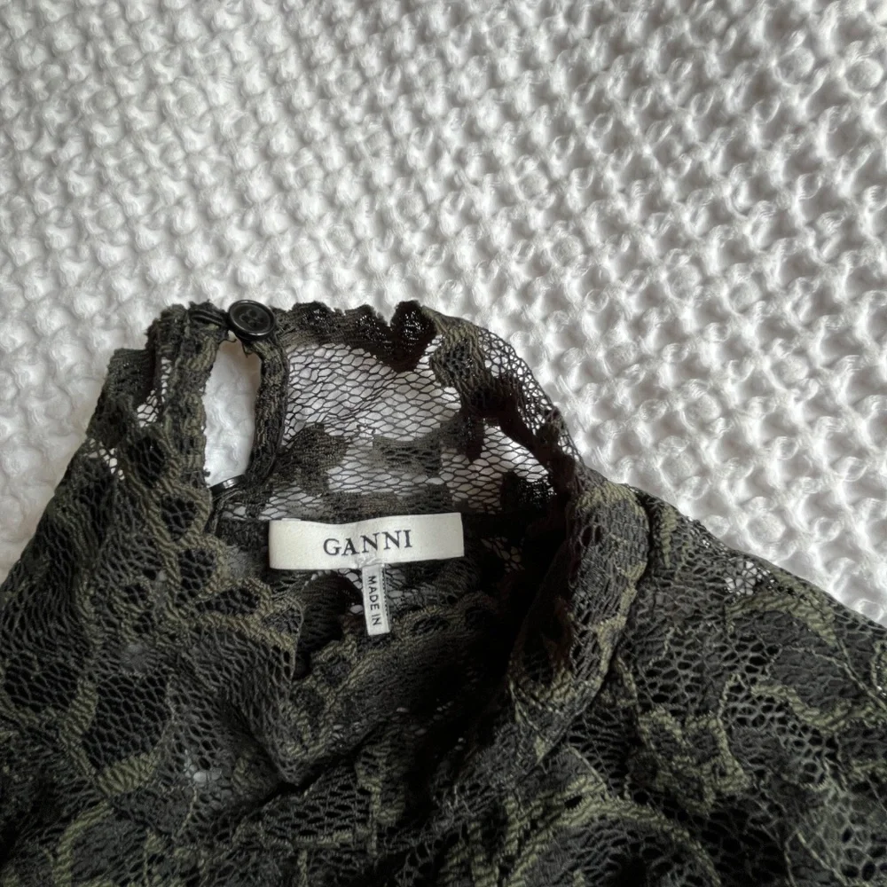 GANNI Flynn Lace Peplum Floral Design Blouse Green/Black - Picture 6 of 6